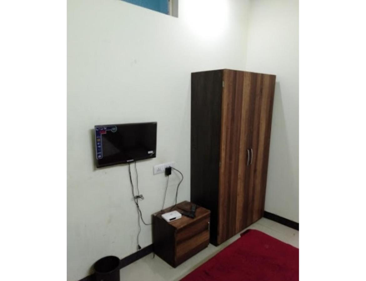 Hotel Adarsh, Ujjain Εξωτερικό φωτογραφία